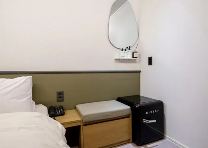 넘버25 신촌점 Hotel