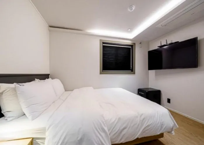넘버25 신촌점 Hotel *