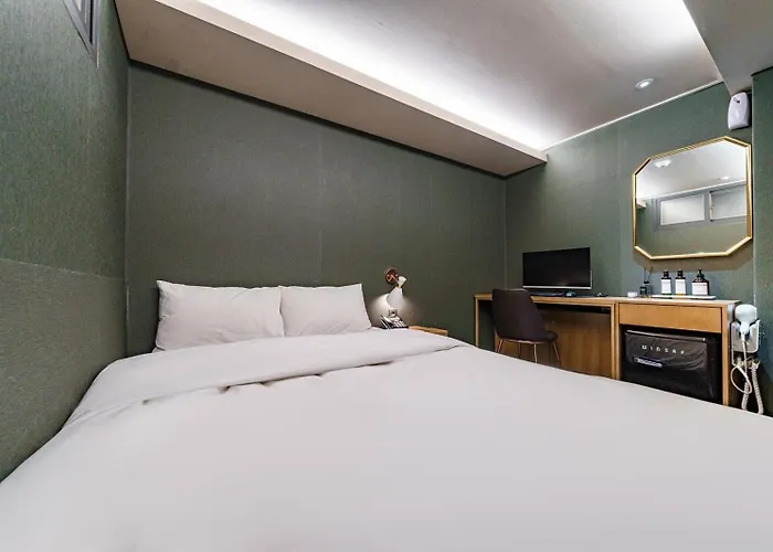 넘버25 신촌점 Hotel